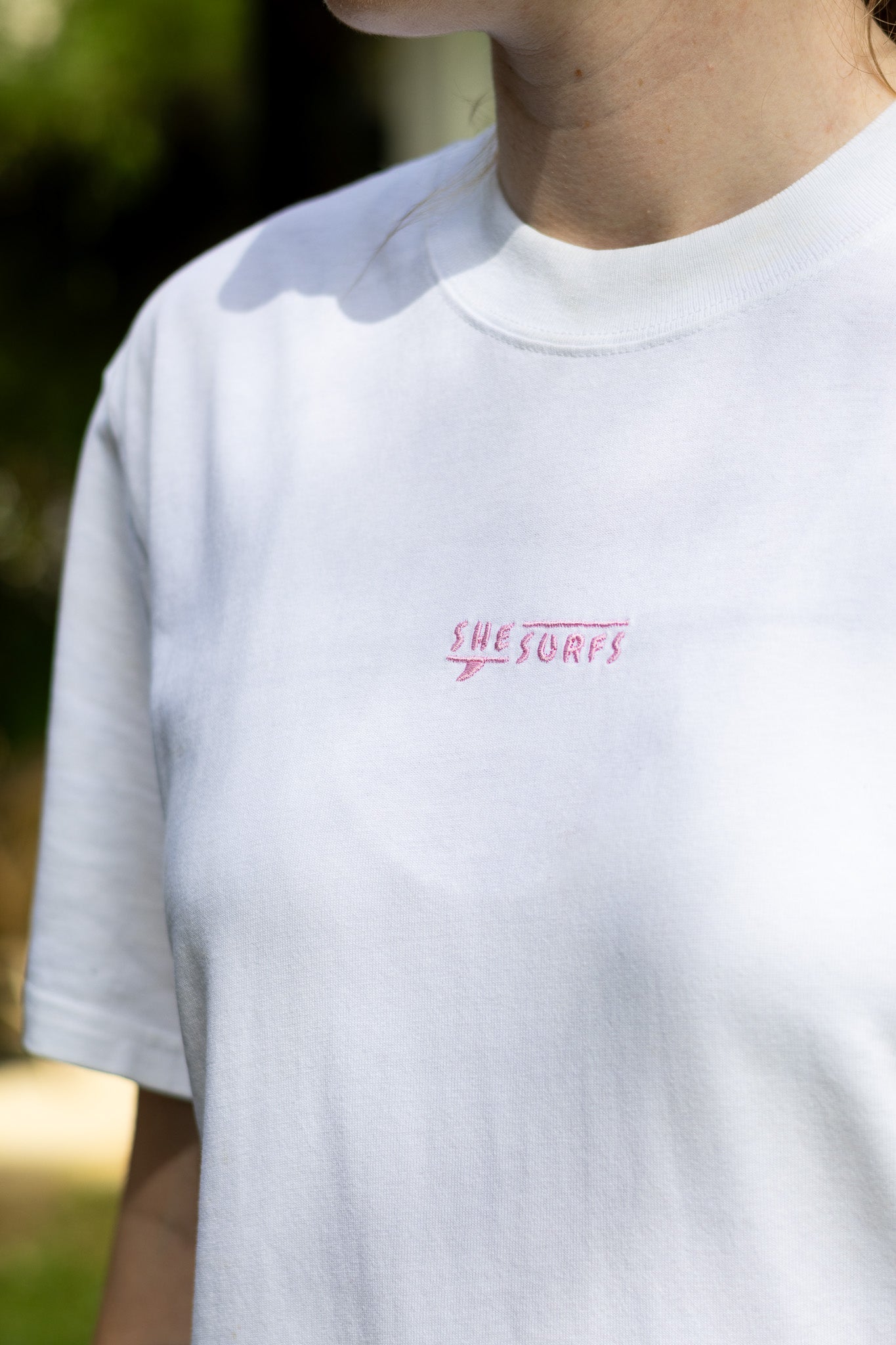 SheSurfs Tee | White/Pink | Pre-order